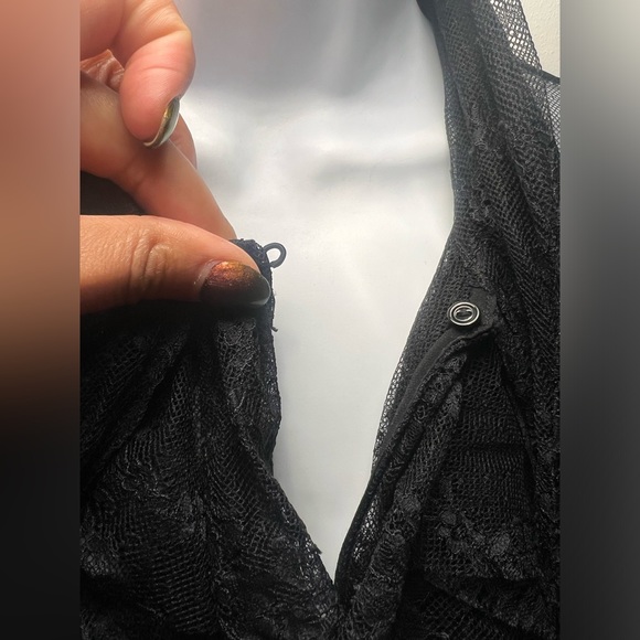 ZARA long sleeve lace shirt with v-neck and long bow tie.  Size MEDIUM - Picture 7 of 8